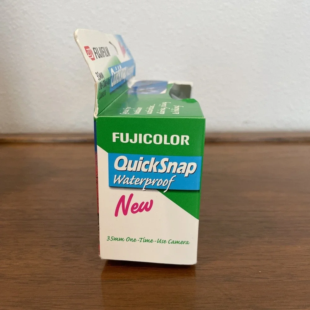 Vintage Fujifilm 35mm FILM -‎ QuickSnap Waterproof Single Use underwater